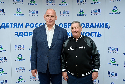 Трехкратный олимпийский чемпион Александр Карелин встретился с юными спортсменами, фото №1