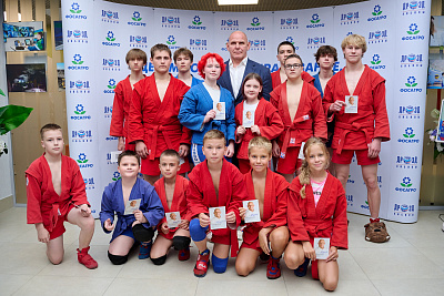 Трехкратный олимпийский чемпион Александр Карелин встретился с юными спортсменами, фото №4